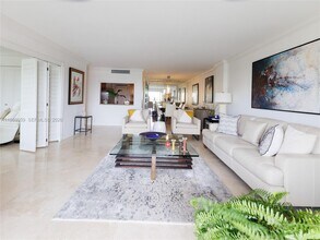 550 Ocean Dr in Key Biscayne, FL - Building Photo - Building Photo