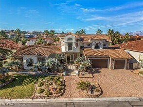 5101 Mountain Foliage Dr in Las Vegas, NV - Foto de edificio - Building Photo