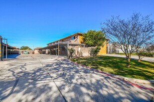 7906 Prestwood Dr in Houston, TX - Building Photo