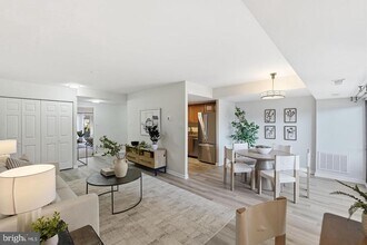 5250 Valley Forge Dr in Alexandria, VA - Building Photo - Building Photo