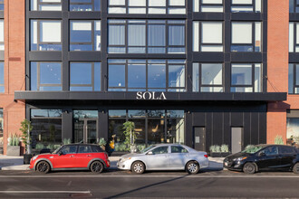 SOLA in Woodside, NY - Foto de edificio - Building Photo