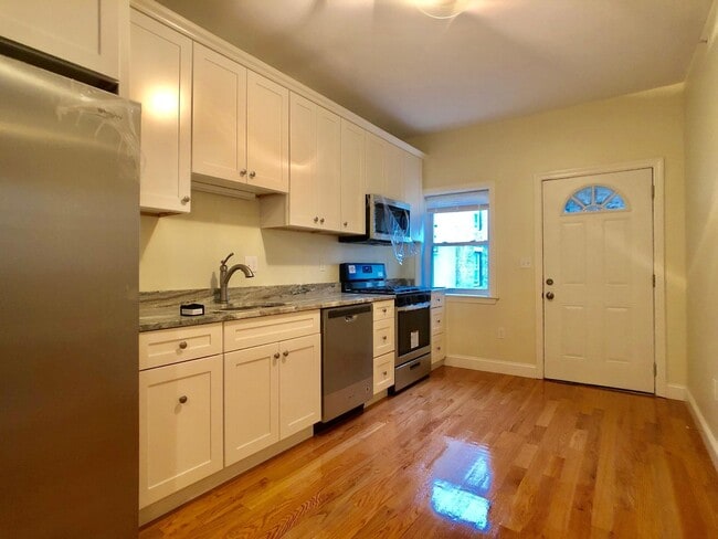 52 Guild St, Unit 2