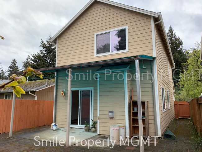 11633 SE Morrison St in Portland, OR - Building Photo - Building Photo