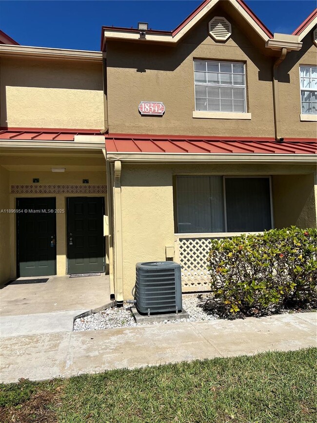18342 NW 68th Ave in Hialeah, FL - Building Photo - Building Photo