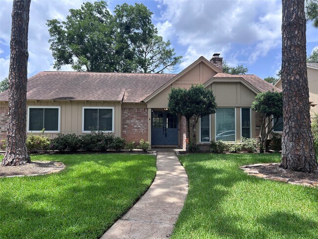 2827 Fontana Dr in Houston, TX - Building Photo - Building Photo
