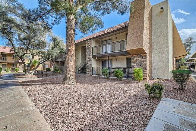 4330 Sandy River Dr, Unit 86 in Las Vegas, NV - Building Photo - Building Photo