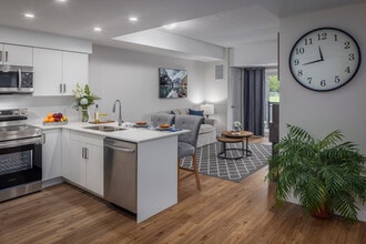 Southfield Green Apartments in Tecumseh, ON - Building Photo - Building Photo