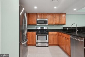 1515 S Arlington Ridge Rd in Arlington, VA - Building Photo - Building Photo