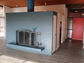 9222 Goodman Ave in Gig Harbor, WA - Foto de edificio - Building Photo