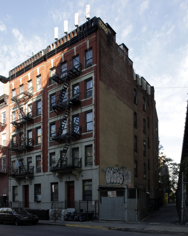 51-53 Monroe St in New York, NY - Foto de edificio - Building Photo