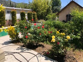 1054 E Providencia Ave, Unit #B in Burbank, CA - Building Photo