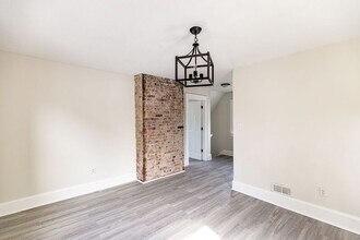 2878 Indianola Ave in Columbus, OH - Building Photo - Building Photo