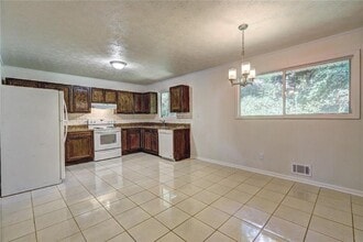 1634 Andora Ct in Jonesboro, GA - Building Photo - Building Photo