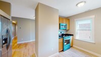 26 Main St, Unit #1 in Somerville, MA - Foto de edificio - Building Photo