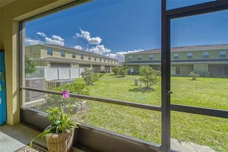 2235 Golden Falcon Dr in Ruskin, FL - Building Photo - Building Photo