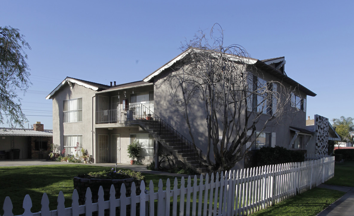 Porter Avenue Apartments in Fullerton, CA - Foto de edificio