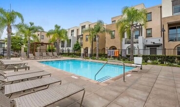 2124 Solara Ln in Vista, CA - Building Photo - Building Photo