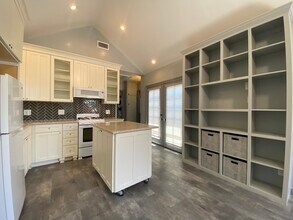 1714 N Lincoln St in Burbank, CA - Building Photo - Building Photo