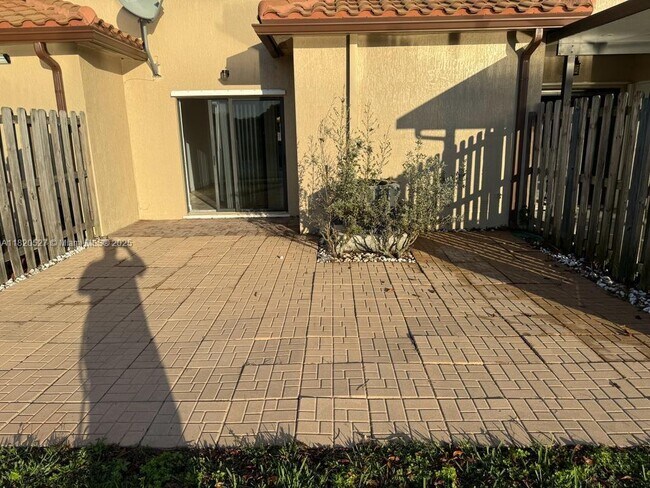 648 SE 32nd Ave in Homestead, FL - Building Photo - Building Photo