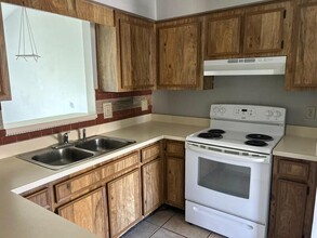 14 Sandalwood Ct in Oviedo, FL - Foto de edificio - Building Photo
