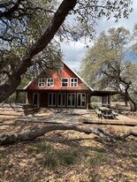 515 Wimberley Oaks Dr in Wimberley, TX - Building Photo