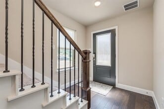801 Cassandra Ct in Euless, TX - Building Photo - Building Photo