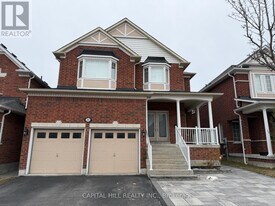 21 Crellin St in Ajax, ON - Building Photo