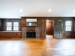 189 Nassau Ave in Manhasset, NY - Building Photo - Building Photo