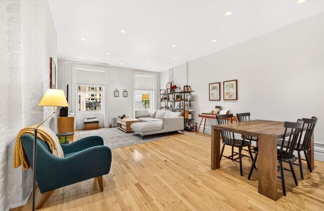 property at 44 W 17th St