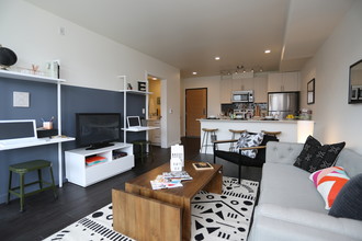 Eleanor Apartments in Seattle, WA - Building Photo - Interior Photo