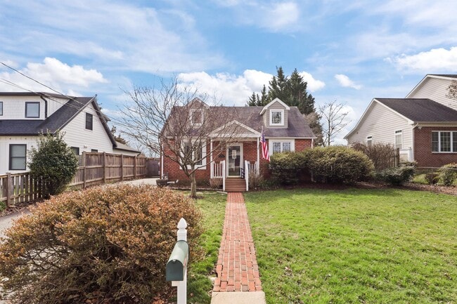 property at 6915 Farragut Ave