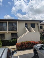 4531 Longwater Chase in Sarasota, FL - Building Photo