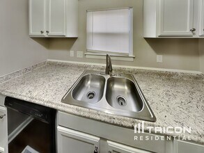10500 Southern Oak Ct in Charlotte, NC - Building Photo - Building Photo
