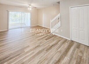 2462 Lake Woodberry Cir in Brandon, FL - Foto de edificio - Building Photo