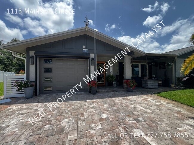 1115 Landyard St in Palm Harbor, FL - Building Photo - Building Photo