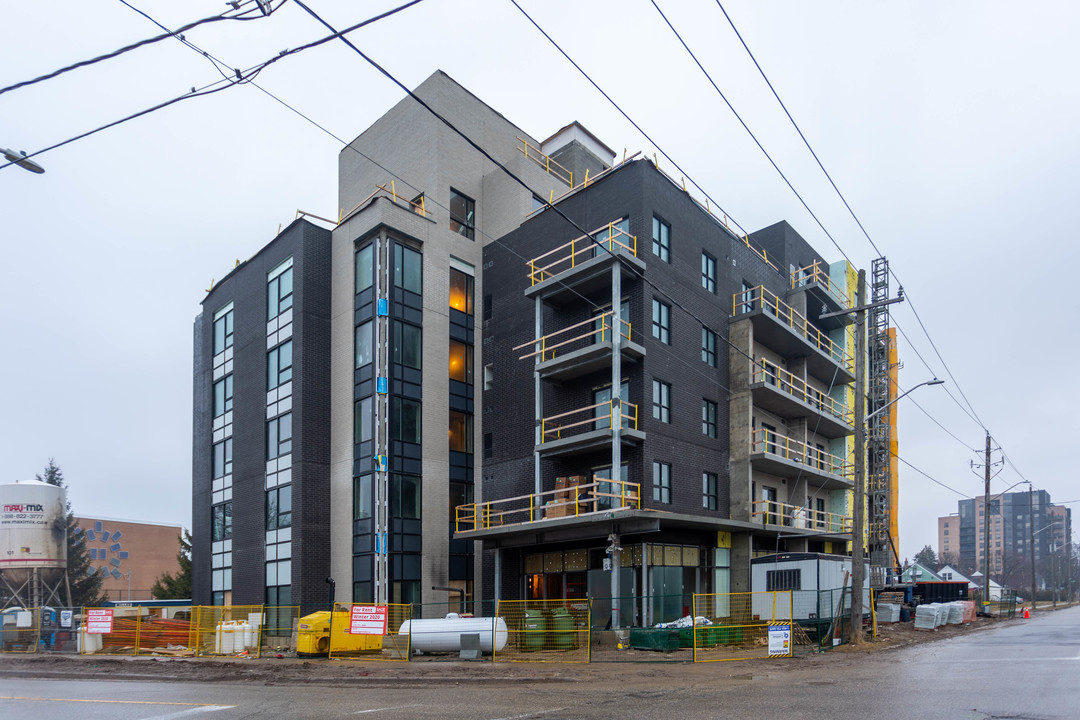 Hickory Condos in Waterloo, ON - Building Photo