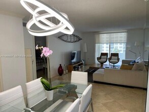 5555 Collins Ave in Miami Beach, FL - Building Photo - Building Photo
