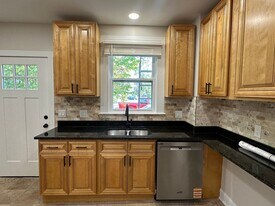 182-184-184 E Tompkins St in Columbus, OH - Building Photo
