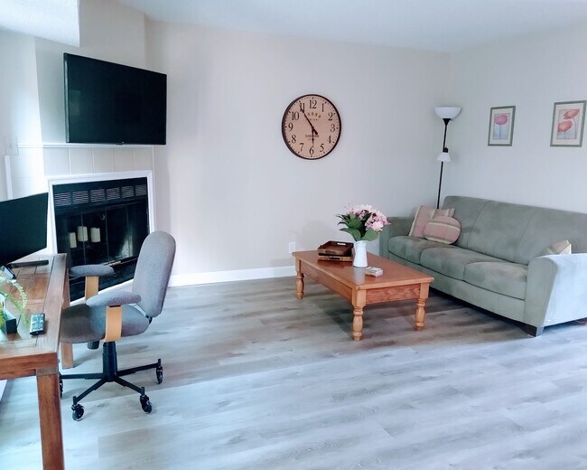 property at 2331 Colony Dr SW