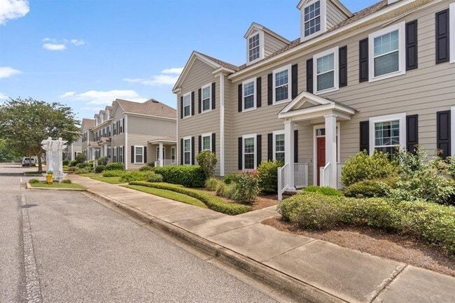 property at 4075 Colleton Ct