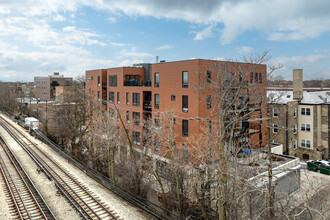 Glenwood Point in Chicago, IL - Building Photo - Building Photo