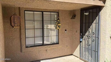 925 N College Ave in Tempe, AZ - Foto de edificio - Building Photo