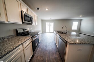 112 Myers Ln in Laurens, SC - Building Photo - Building Photo