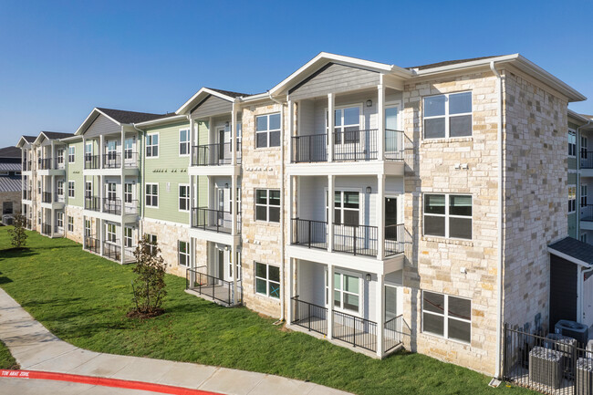 Enclave at Lake Pointe Senior Community in Houston, TX - Building Photo - Building Photo