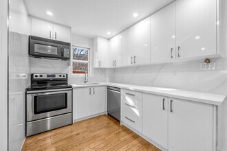 1035 Briar Hill Av in Toronto, ON - Building Photo - Building Photo