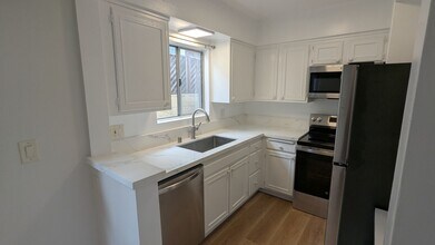 1330 Yale St in Santa Monica, CA - Building Photo - Building Photo