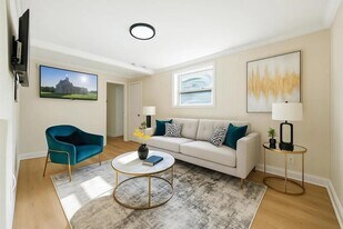 12 Saddlewood Ct in Jersey City, NJ - Building Photo