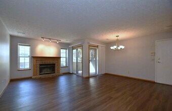 1448 Cedarwood Dr, Unit D1 in Westlake, OH - Building Photo - Building Photo