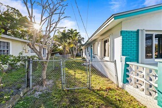 3443 NE 3rd Ave in Oakland Park, FL - Building Photo - Building Photo