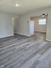 3321 Hovey St in Indianapolis, IN - Foto de edificio - Building Photo